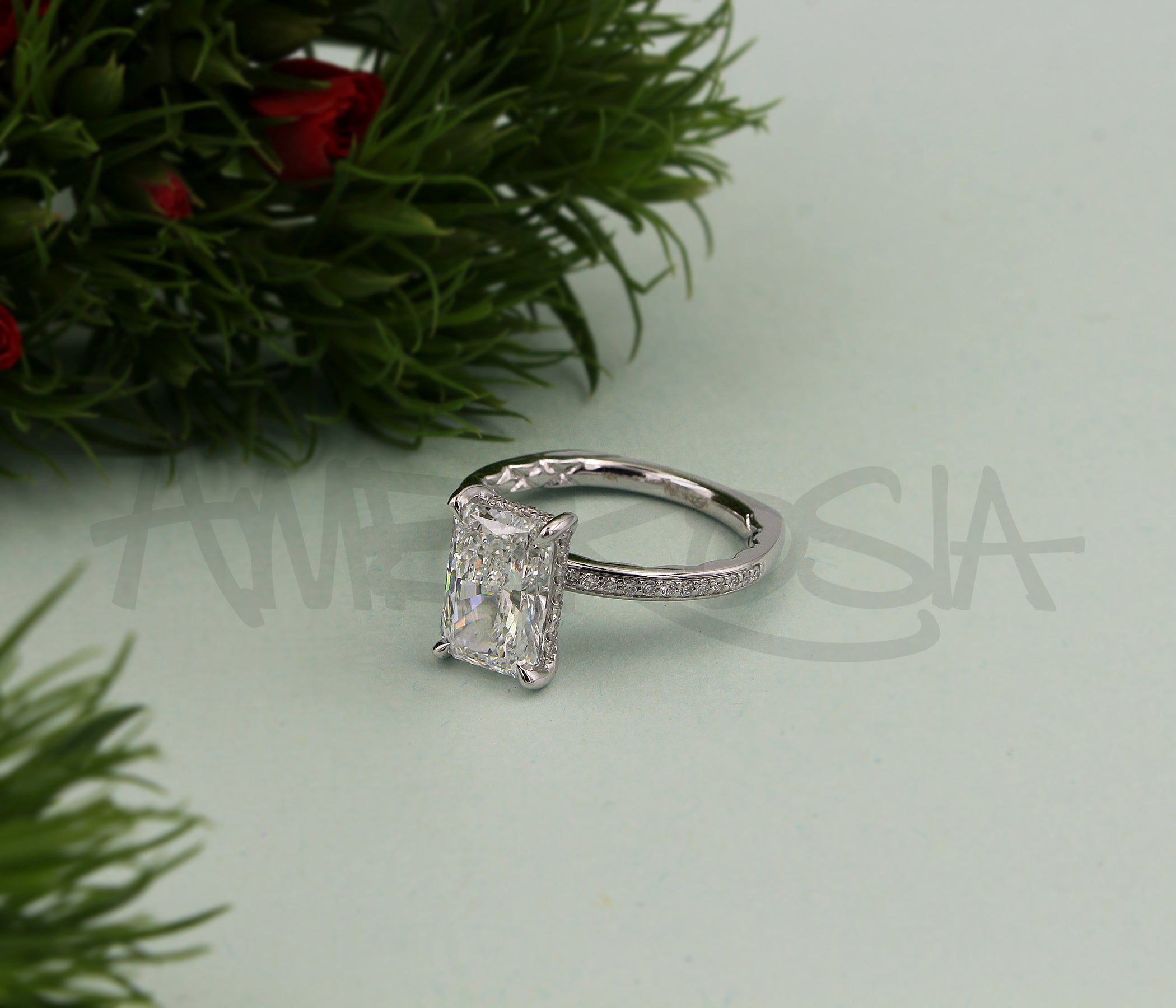 Anillo de bodas de ópalo negro entrelazado en dos tonos