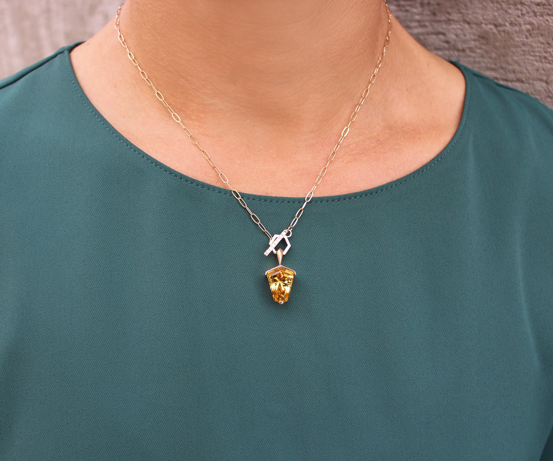 Golden Beryl Diamond Toggle Gold Necklace