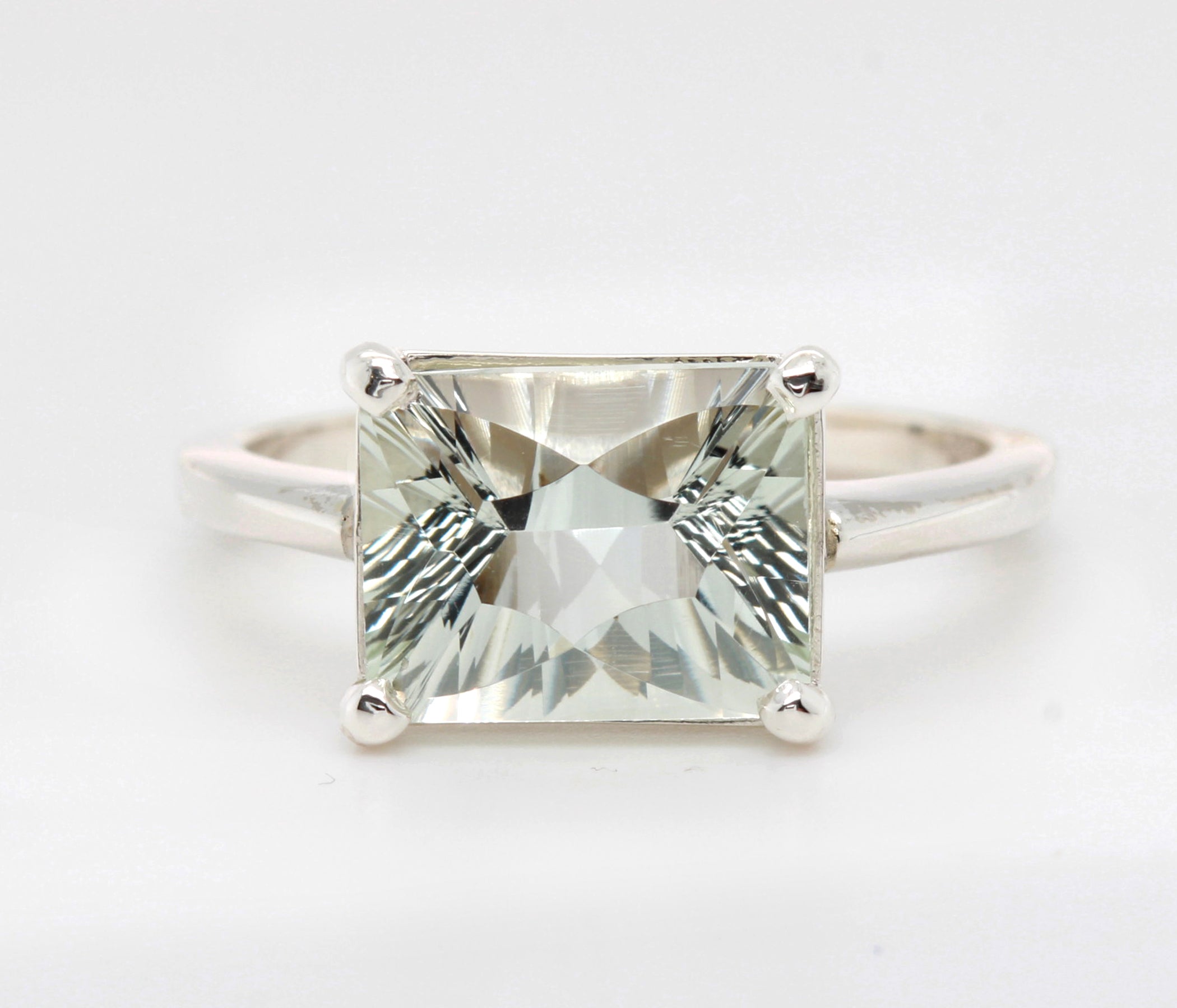 Starburst Green Amethyst Rectangle Solitaire Ring