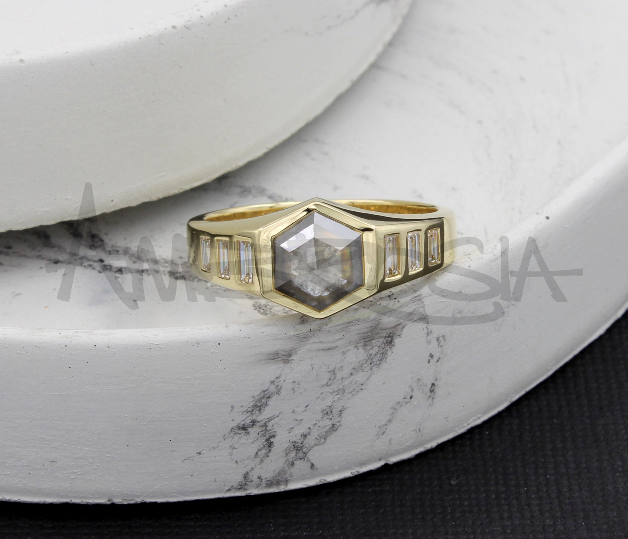 Hexagon Pepper Diamond Men's Gold Wedding Ring
