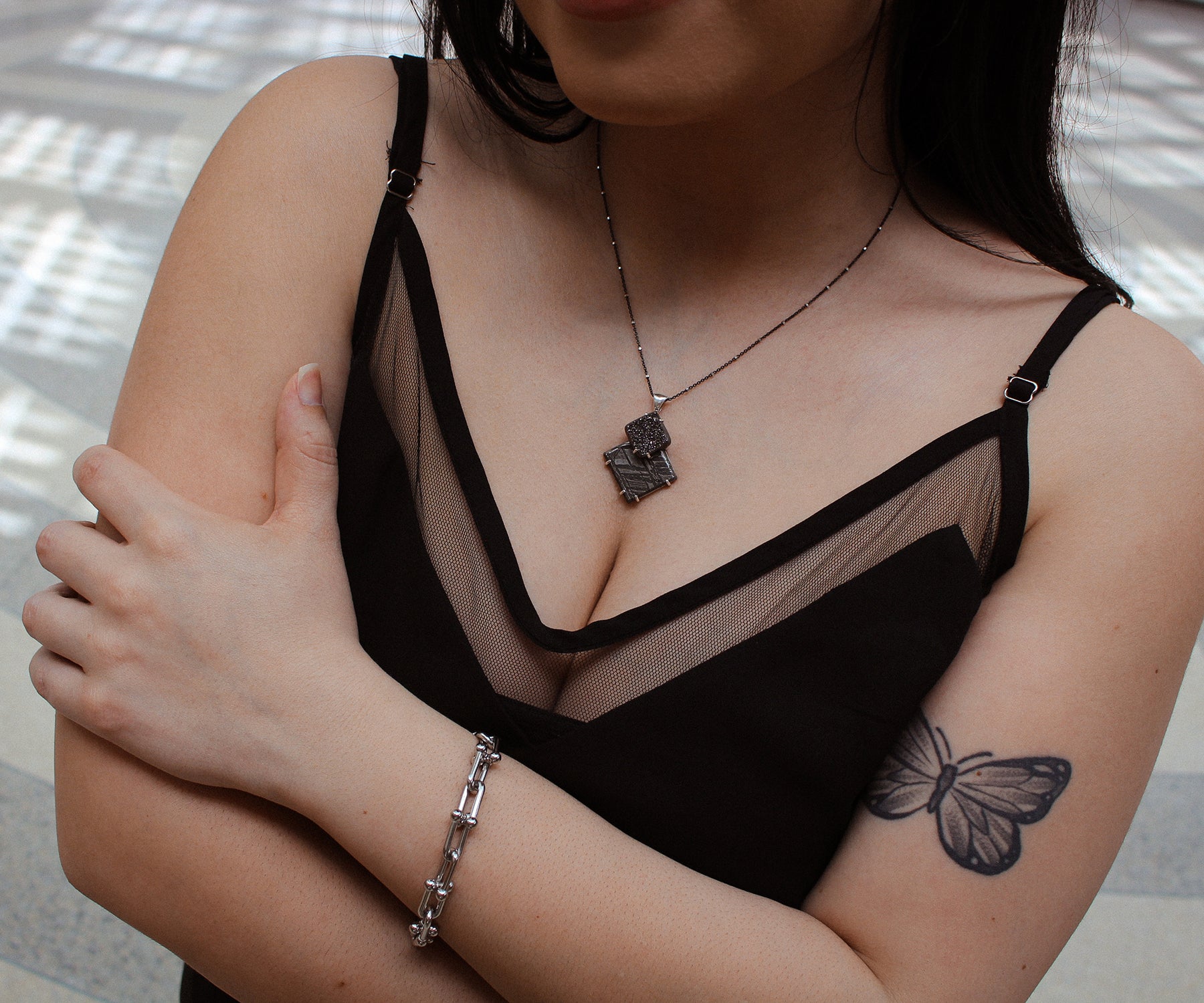Collar de plata con meteorito triangular
