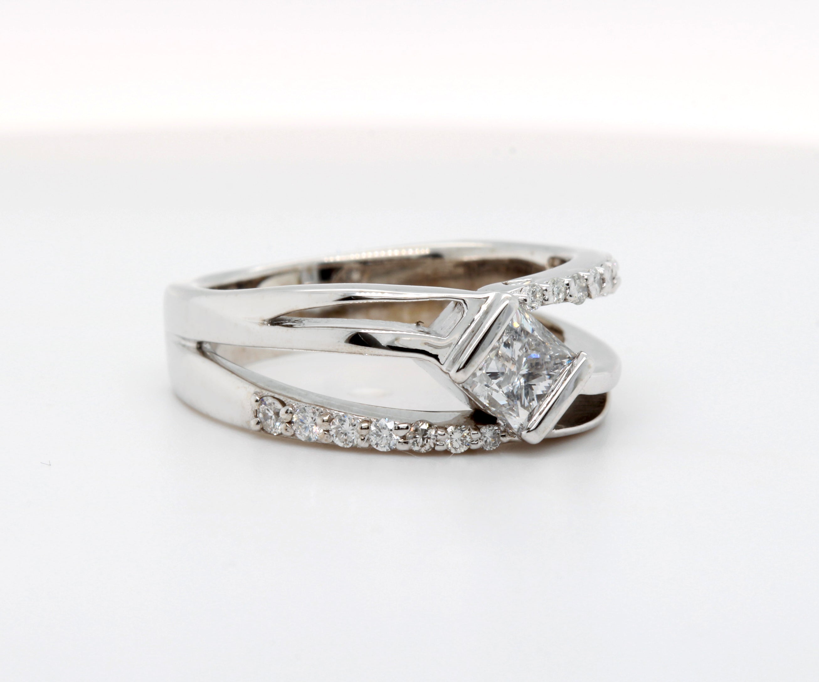 Modern Open Twist Princess Diamond Wedding Ring