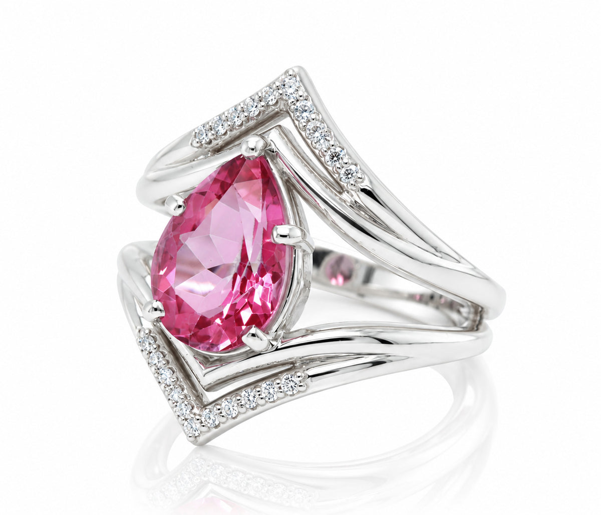 Anillo Art Déco dorado con halo de ágata musgosa y hexágono