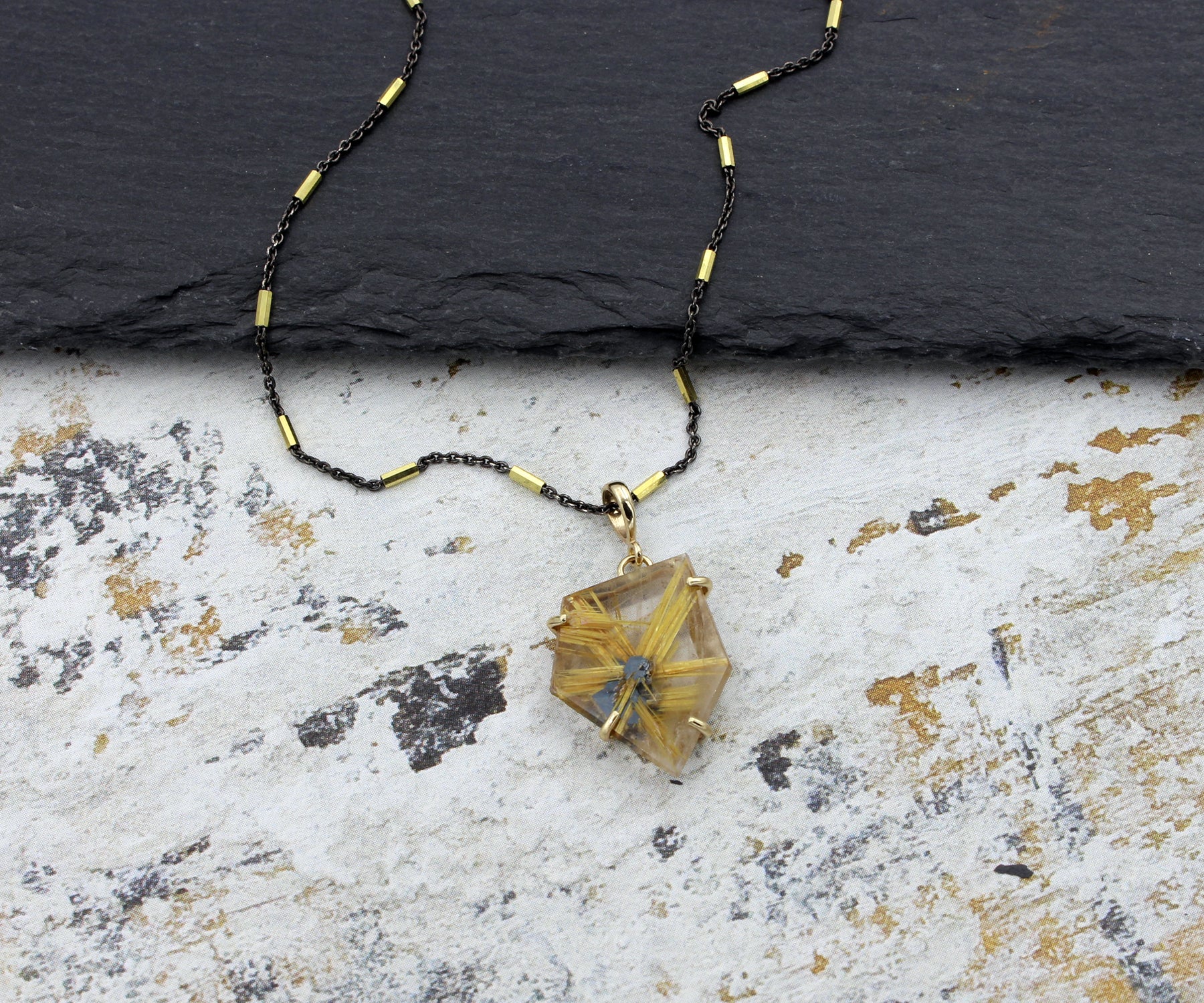 Bar Black Rhodium and Gold Cable Chain