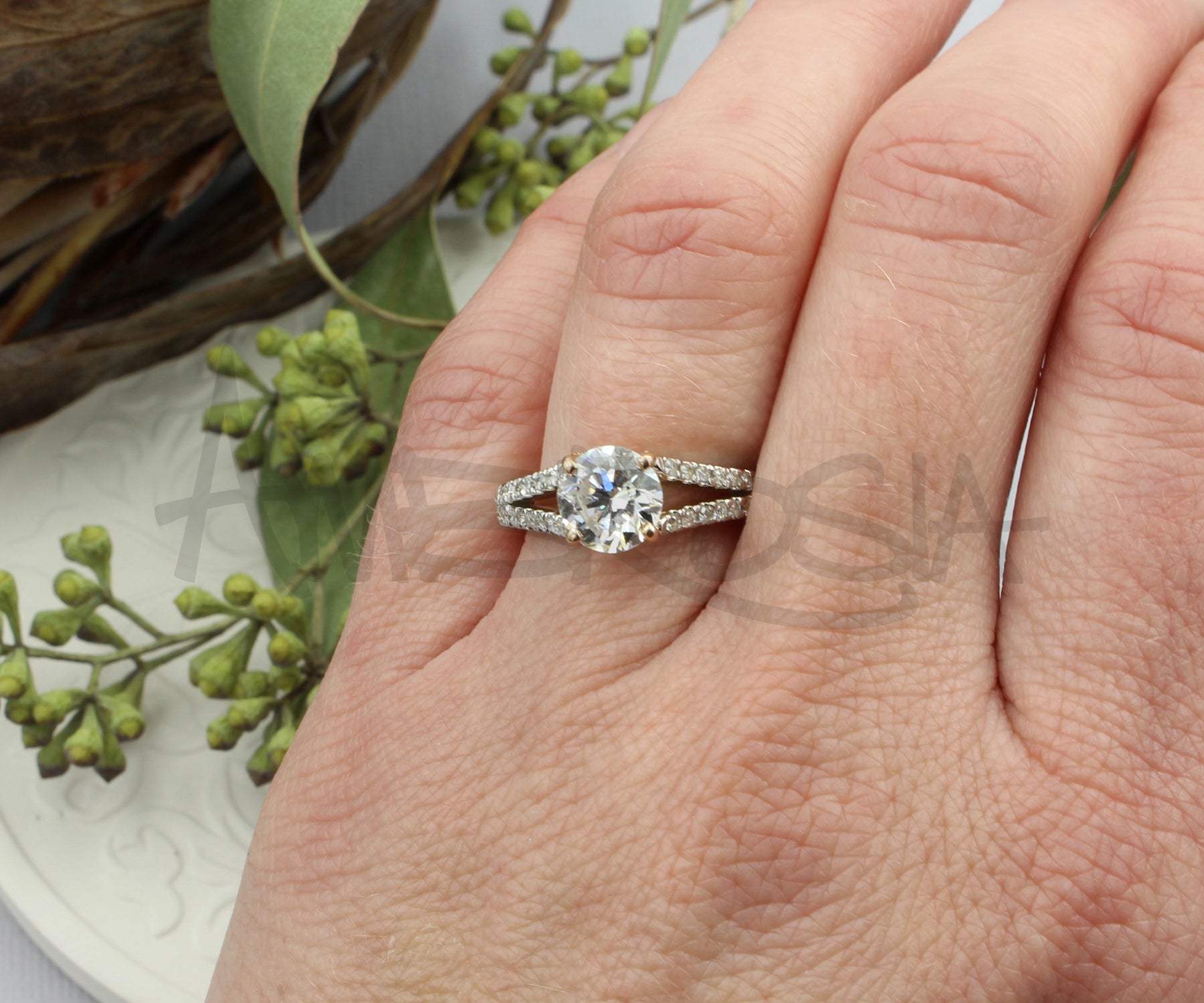 Classic Split Shank Diamond White Rose Gold Wedding Ring