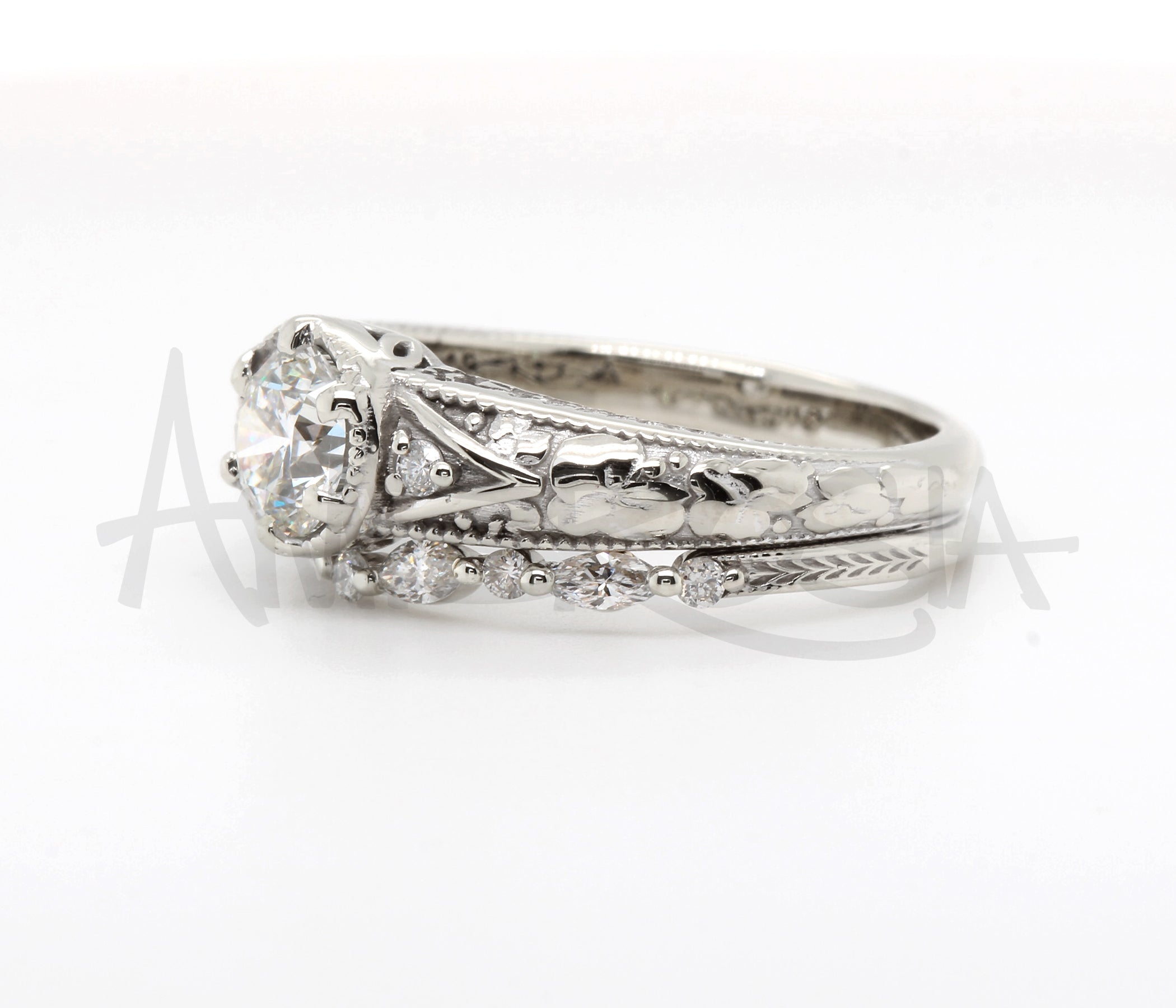 Vintage Floral Filigree Engraved Wedding Ring Set