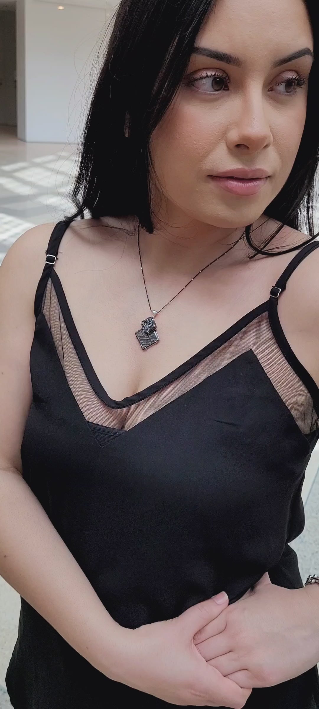 Collar de plata con meteorito triangular