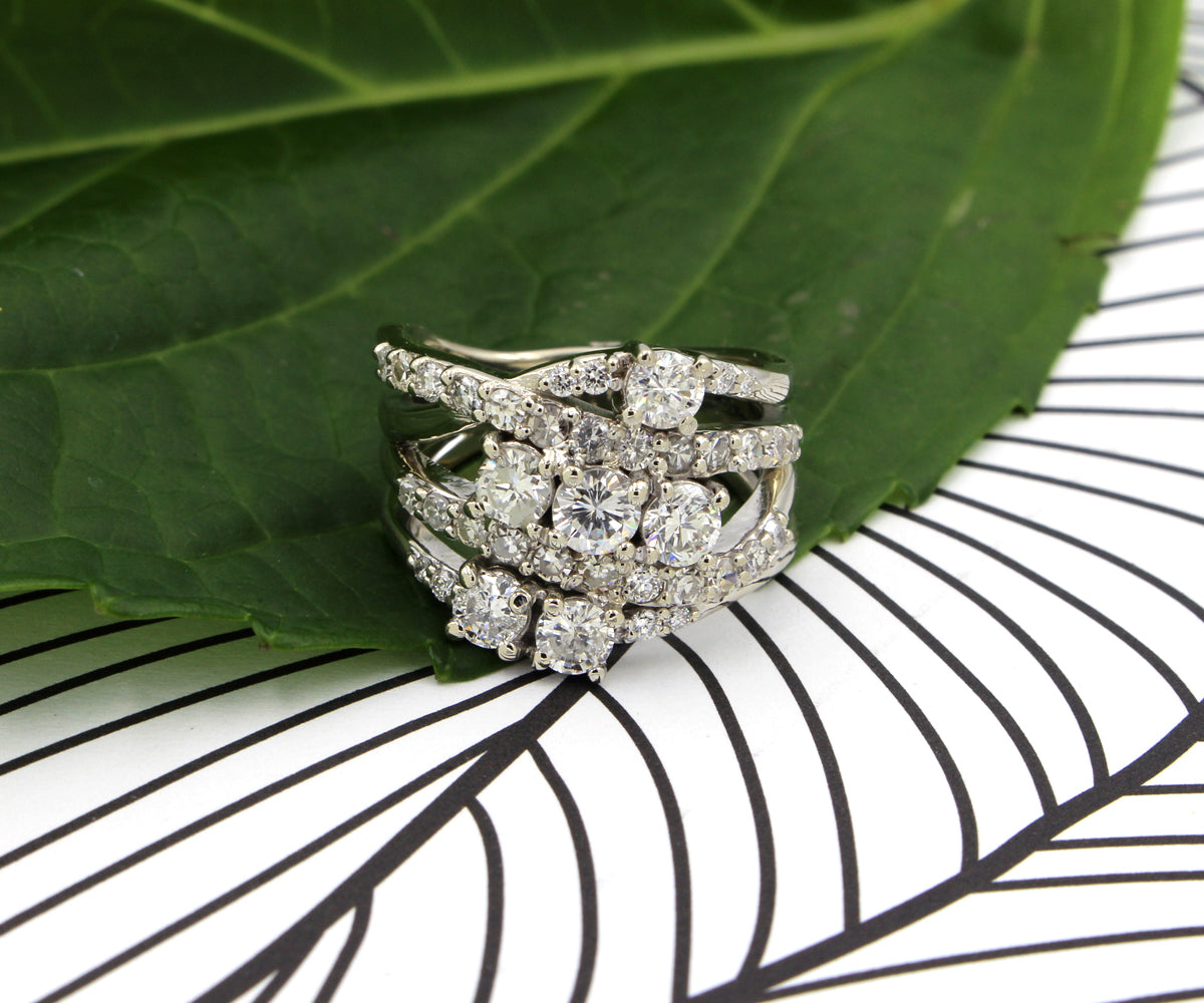 Rediseño de anillo de bodas de diamantes con tejido de varias filas