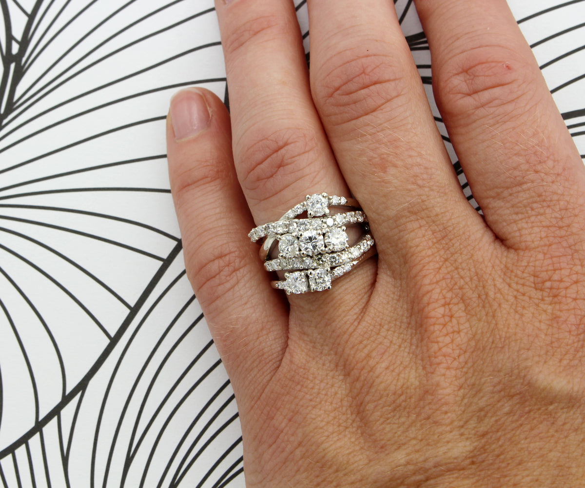 Rediseño de anillo de bodas de diamantes con tejido de varias filas