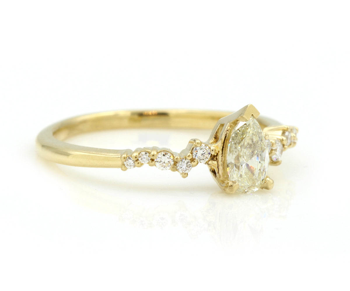 Pear Diamond Staggered Yellow Gold Ring