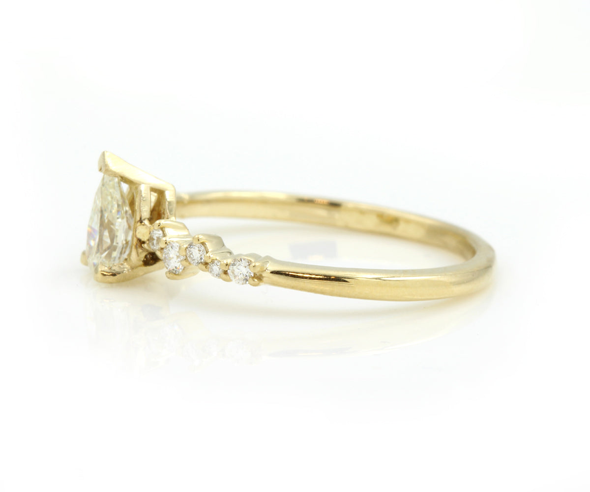 Pear Diamond Staggered Yellow Gold Ring