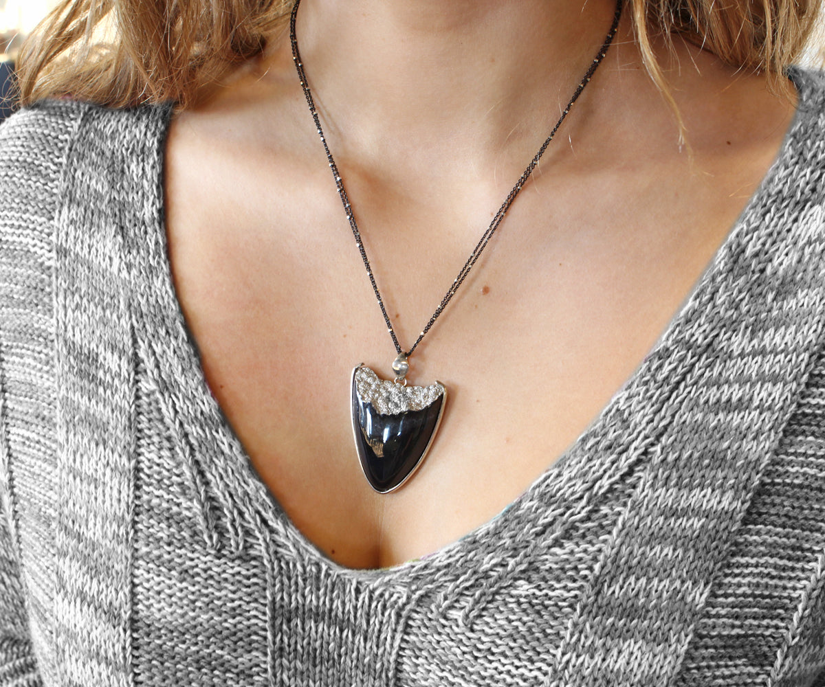 Collar exclusivo de cuarzo negro druzy de platino
