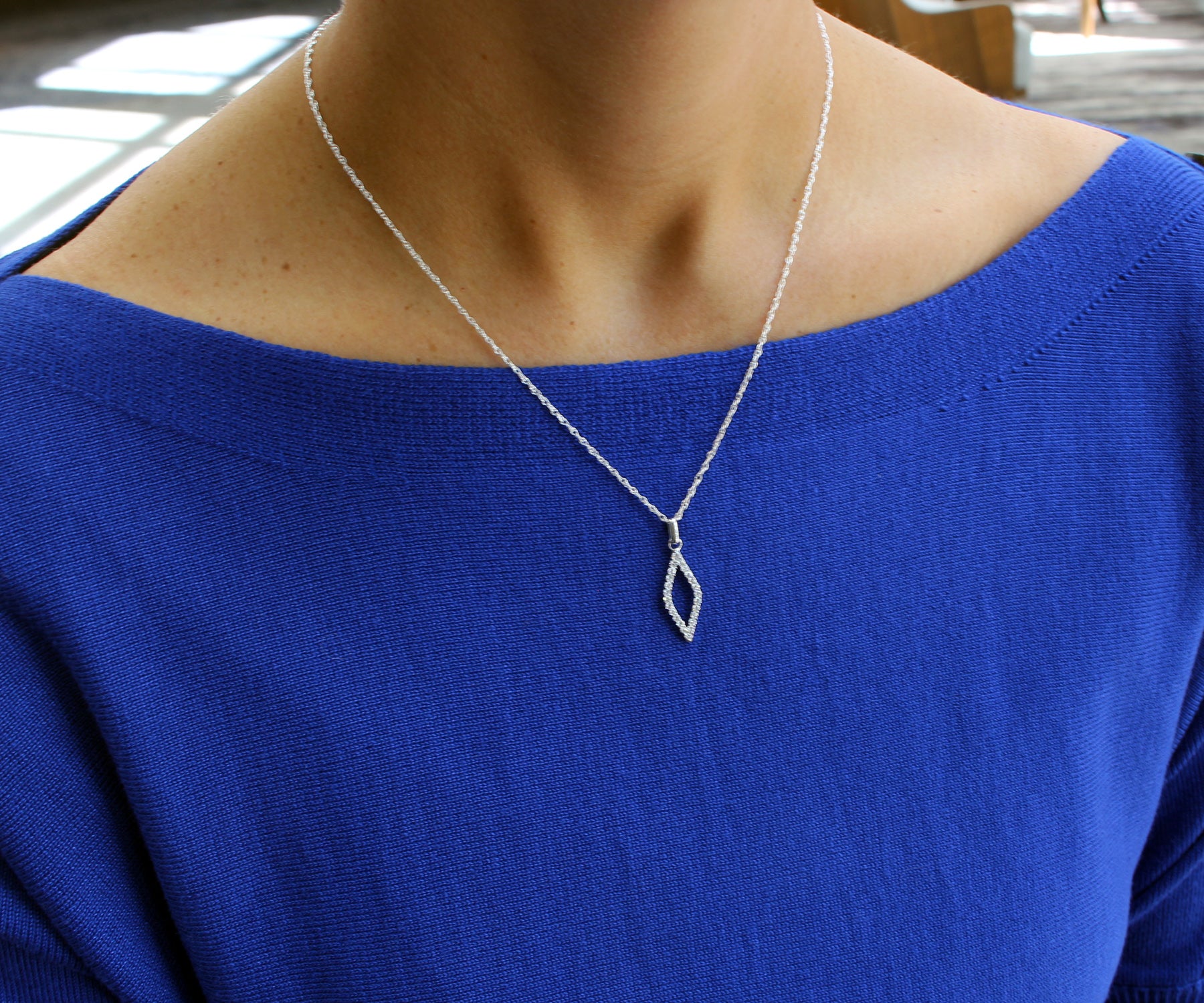 Colgante de diamantes marquesa abierto de lujo