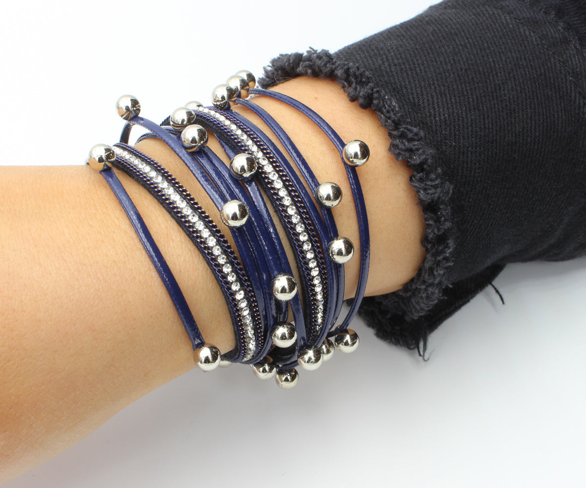 Pulsera de cuero de doble vuelta con cuentas de color azul marino