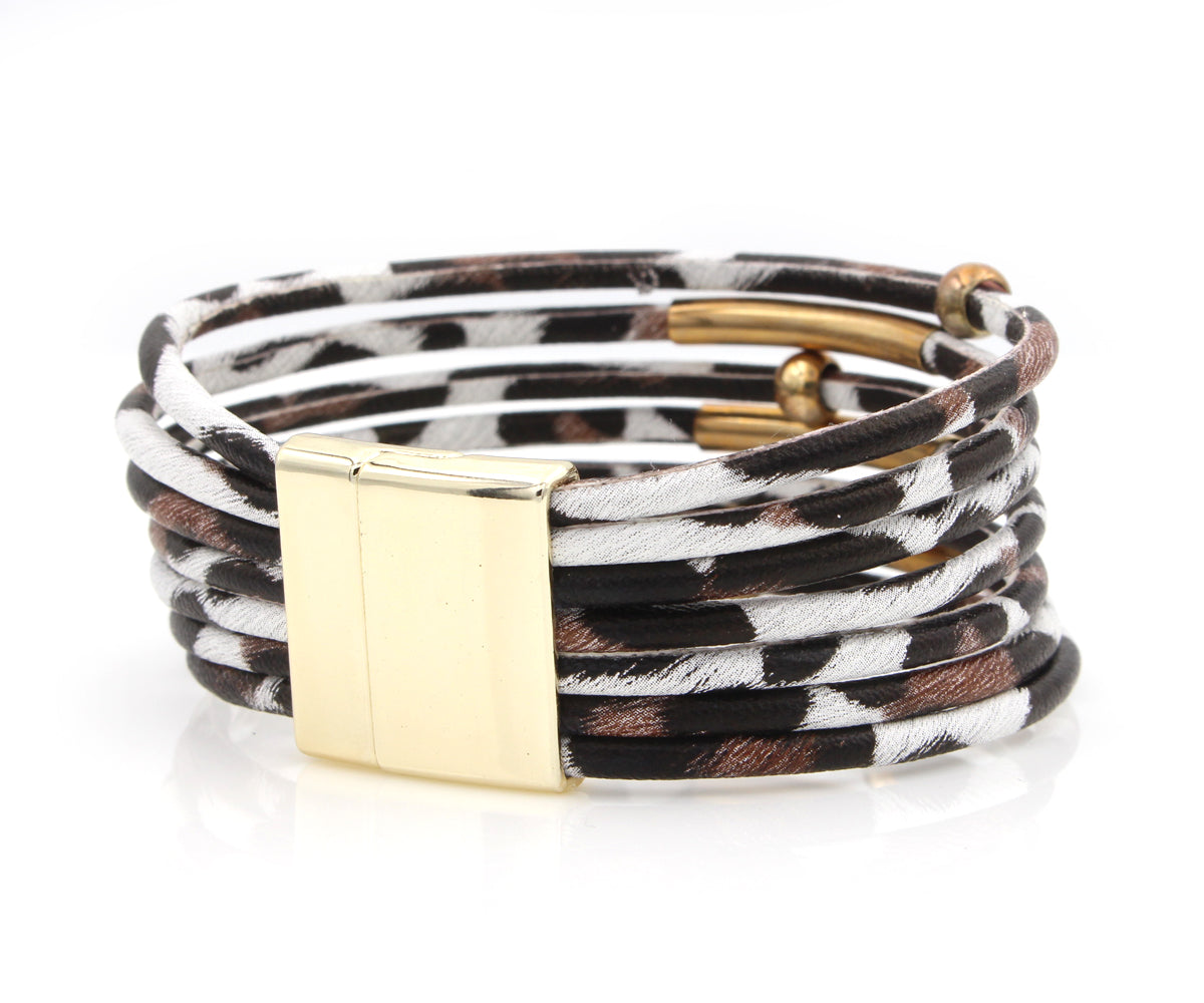 Pulsera de cuero blanco con estampado animal de leopardo