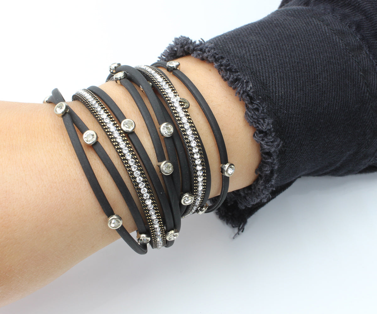 Pulsera de doble vuelta con bisel negro mate y diamantes de imitación