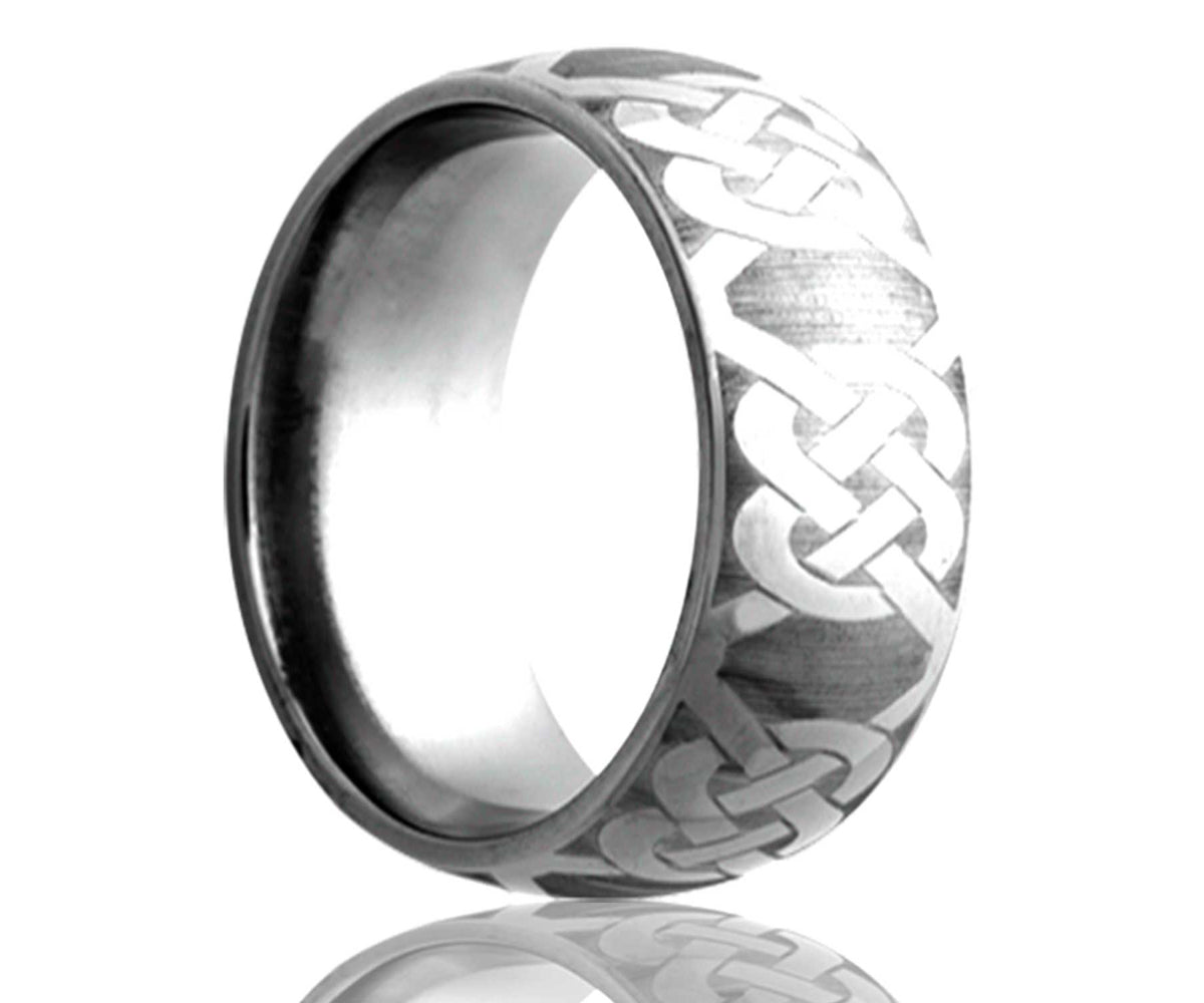 Anillo de nudo infinito grabado con láser y cúpula de titanio