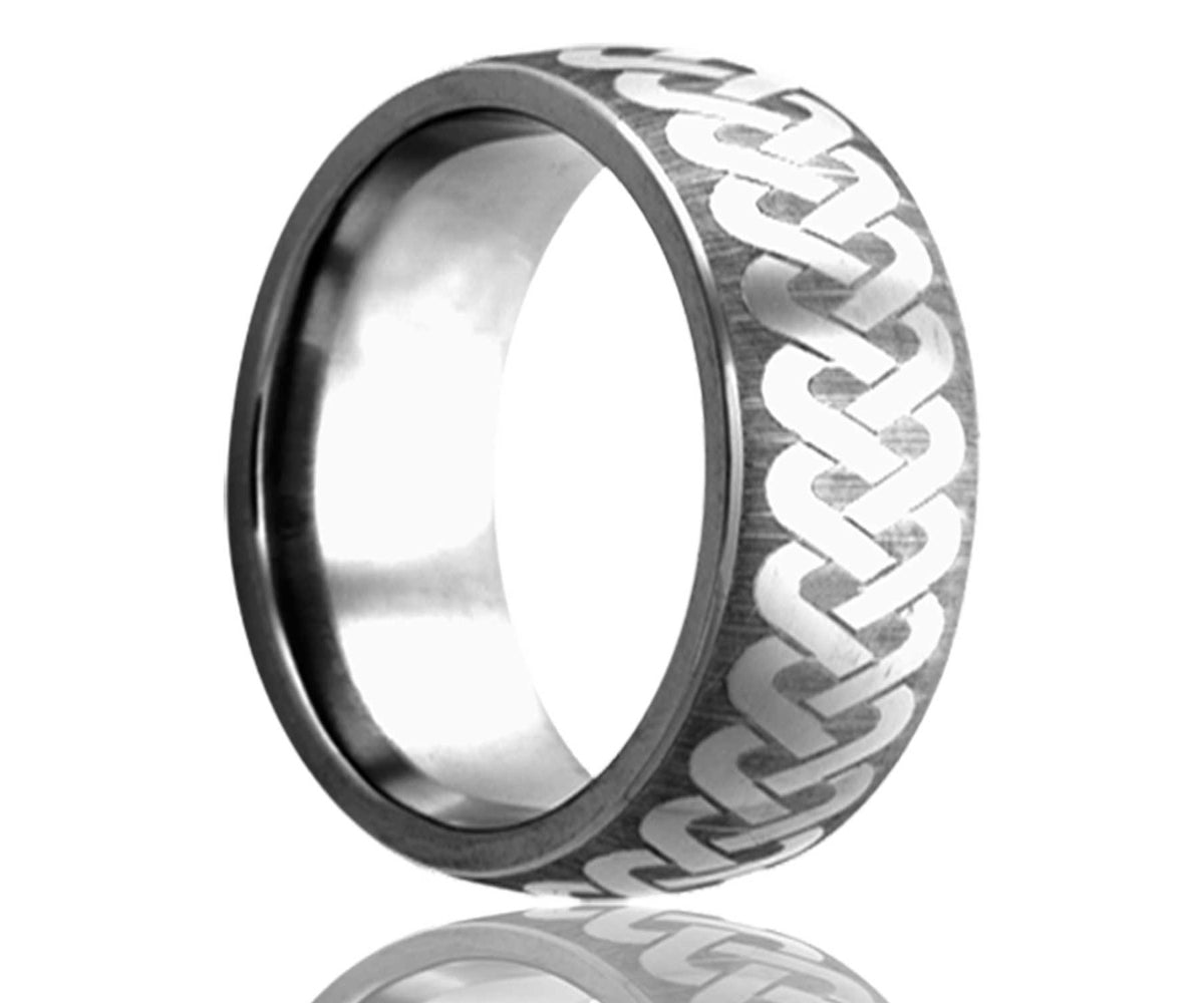 Anillo trenzado con cúpula de titanio grabado con láser