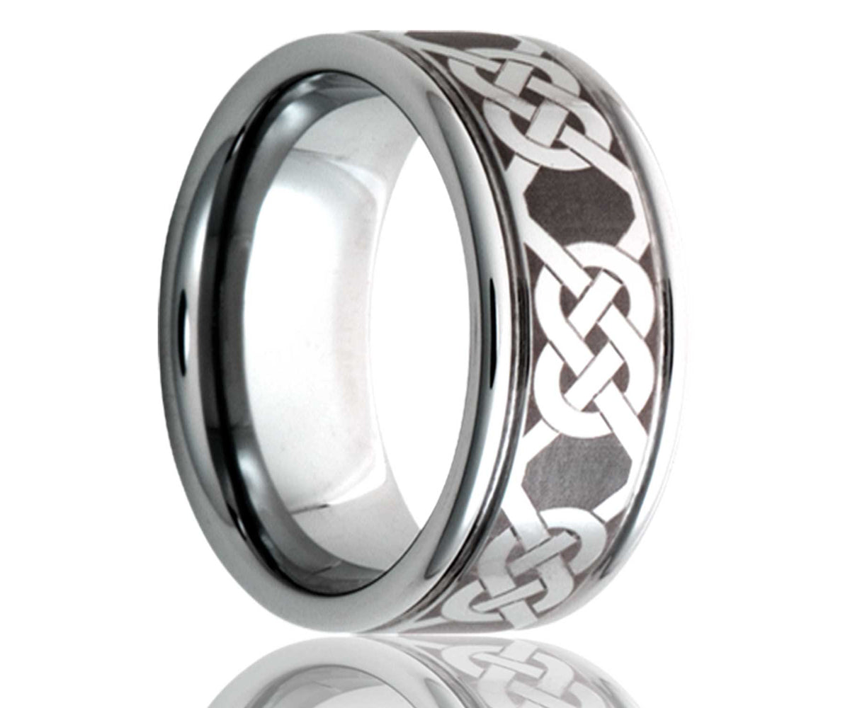 Anillo de titanio con nudo infinito grabado con láser y ranura profunda