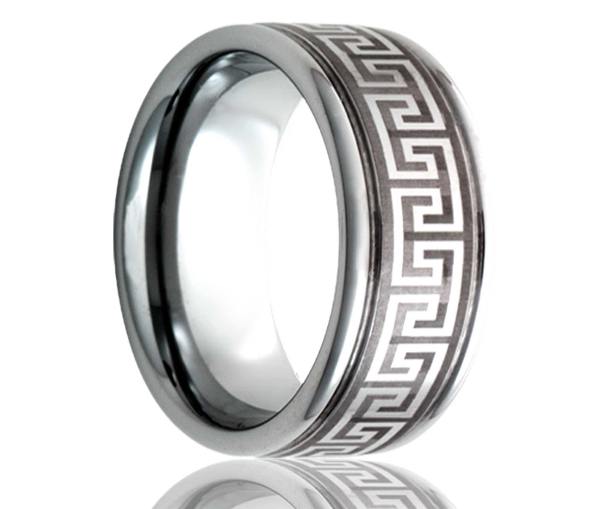 Anillo geométrico de titanio con ranuras profundas grabado con láser