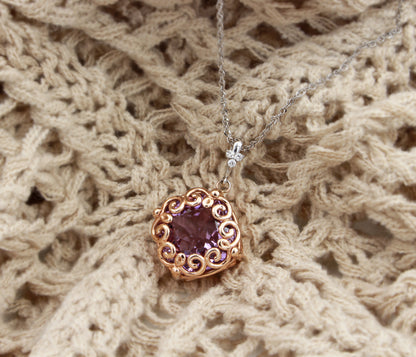 Collar de amatista y diamantes en espiral