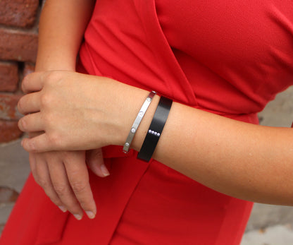 Pulsera ancha con pavé negro