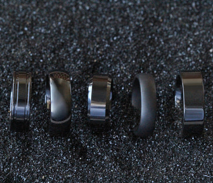 Anillo de cerámica con borde escalonado negro