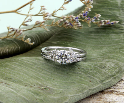 Interlocking Floral Cluster Wedding Ring