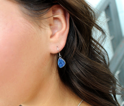 Pendientes pequeños de drusa azul trillón