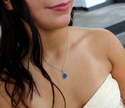 Pequeño Collar de Oro con Druzy Azul Trillón