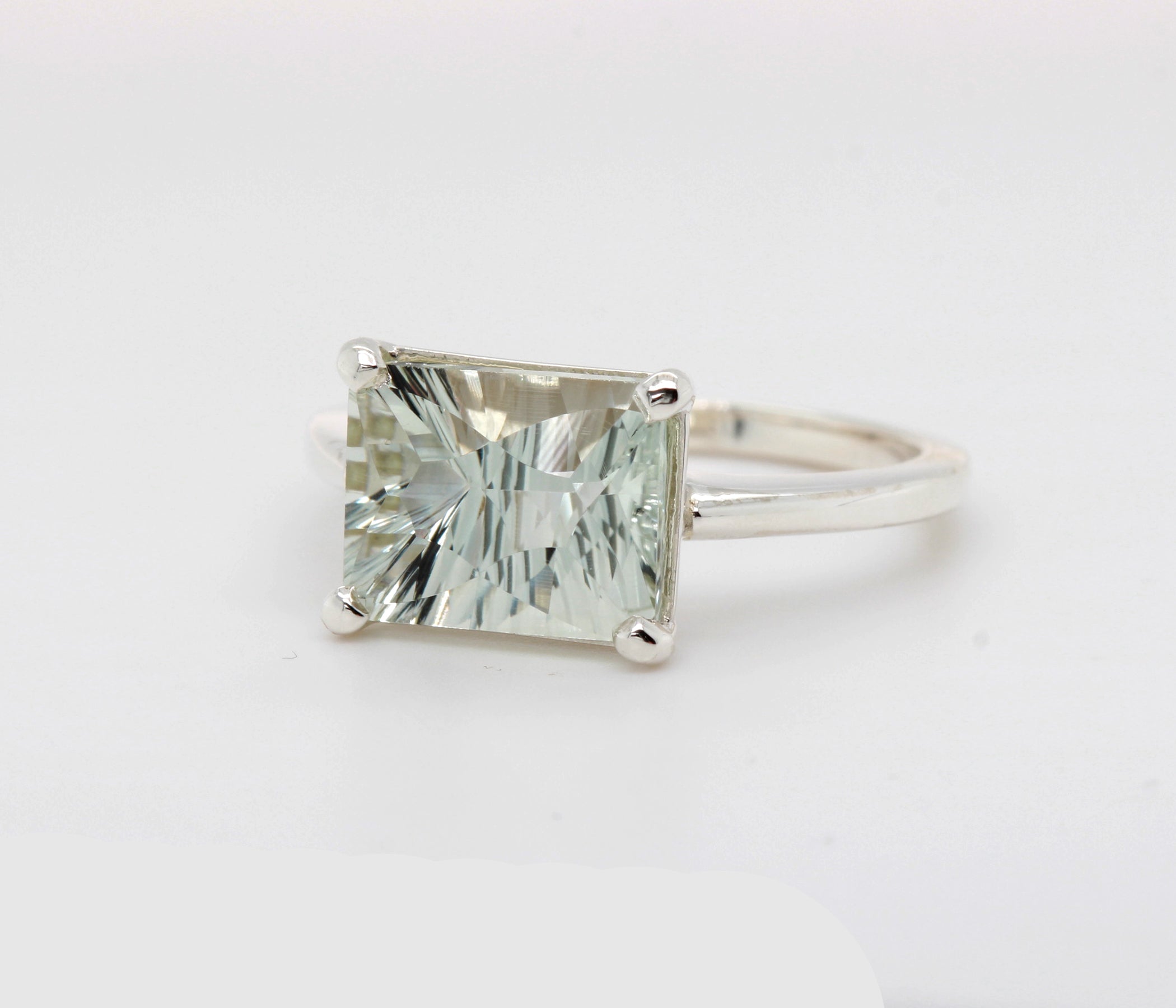 Starburst Green Amethyst Rectangle Solitaire Ring