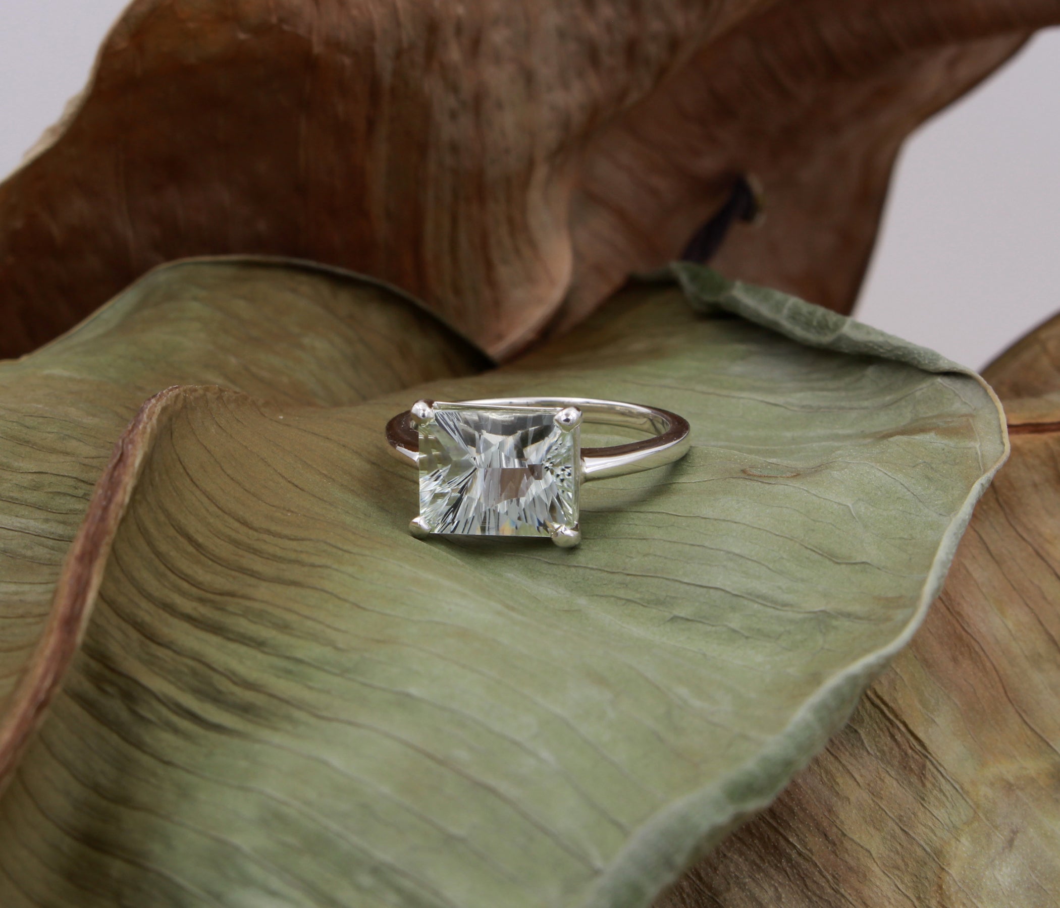 Starburst Green Amethyst Rectangle Solitaire Ring