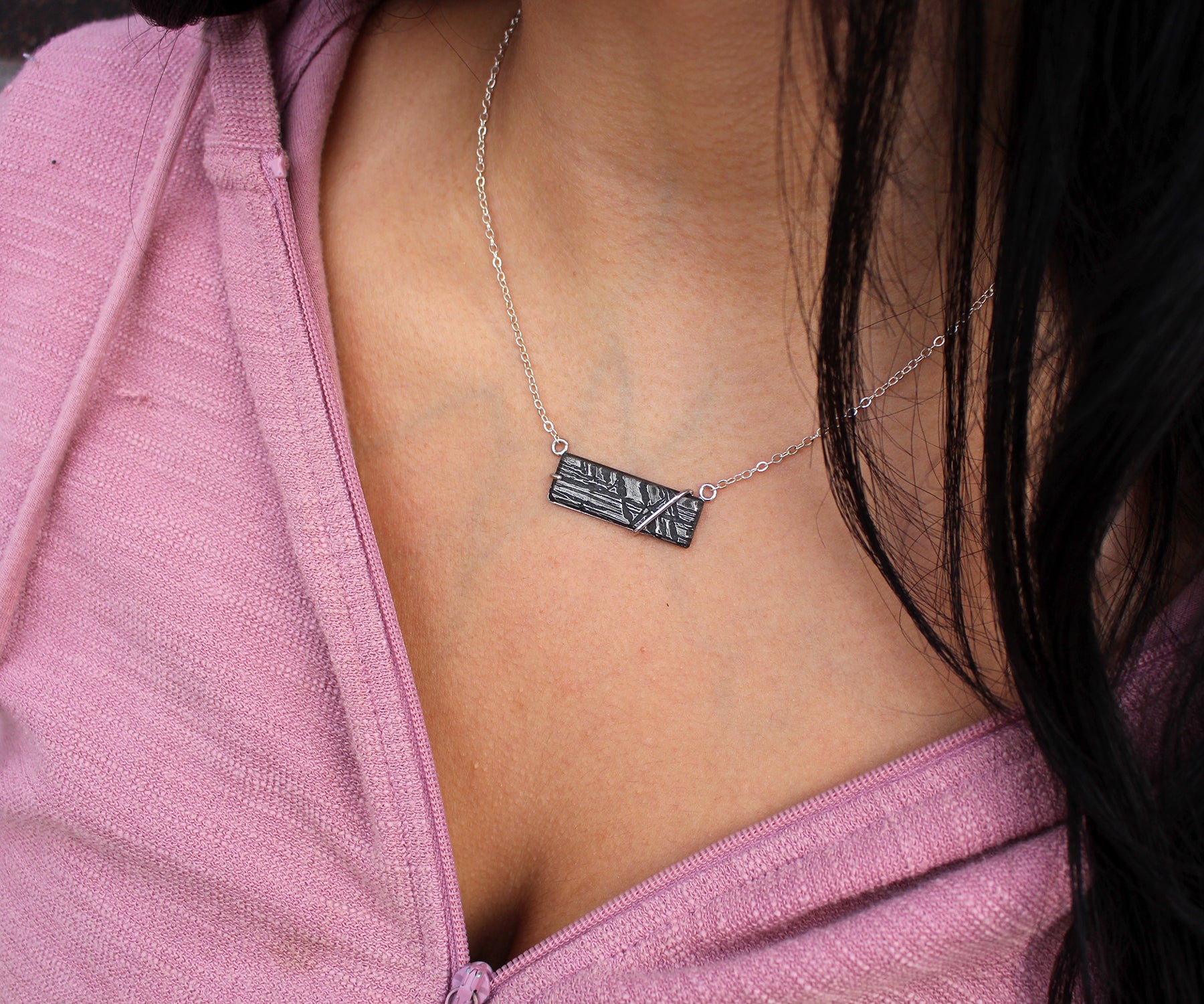 Collar de meteorito rectangular mediano