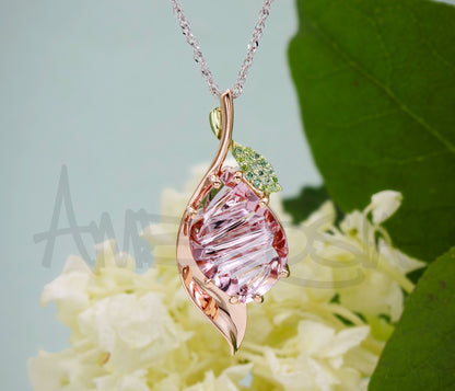 Collar de diamantes y amatista rosa de corte angular