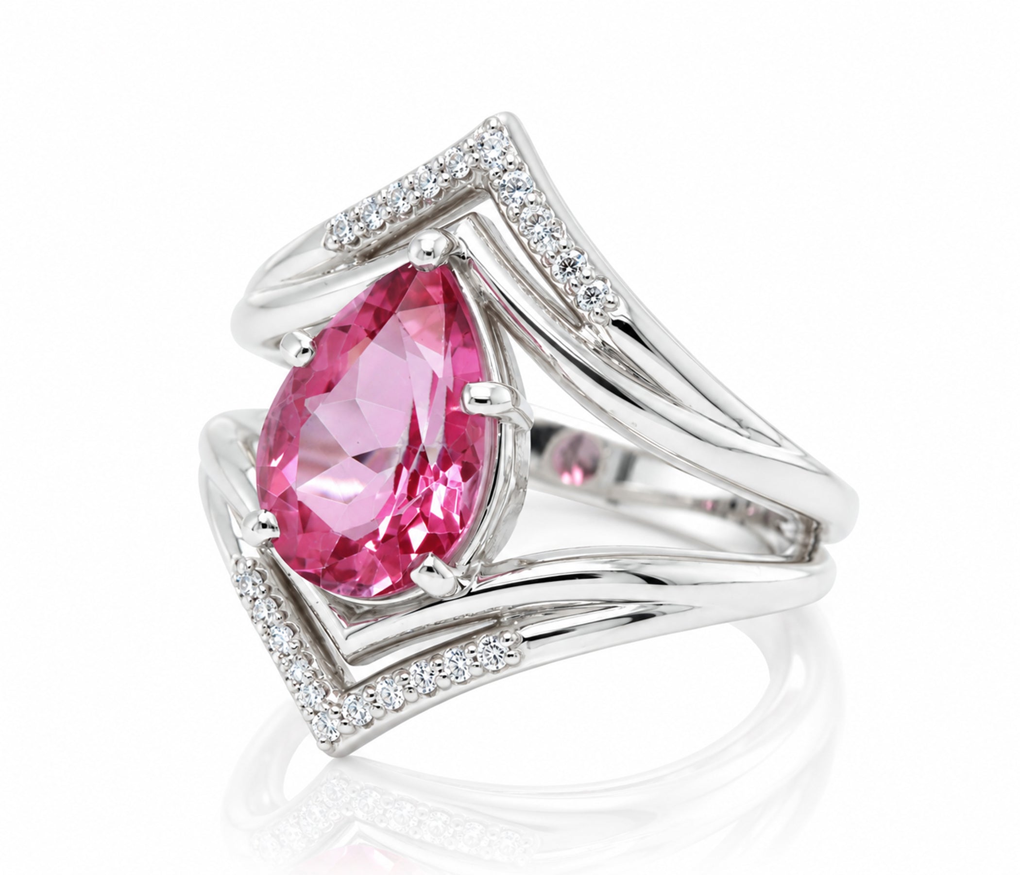 Anillo Art Déco dorado con halo de ágata musgosa y hexágono