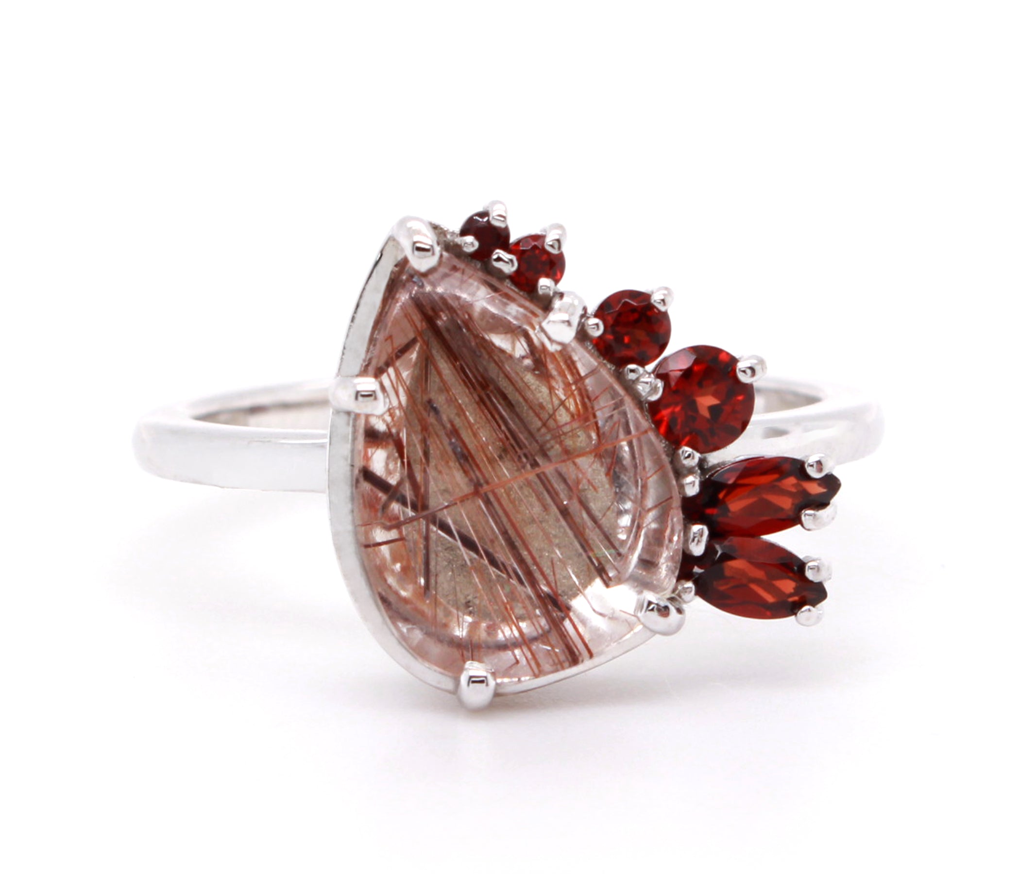 Anillo Art Déco dorado con halo de ágata musgosa y hexágono