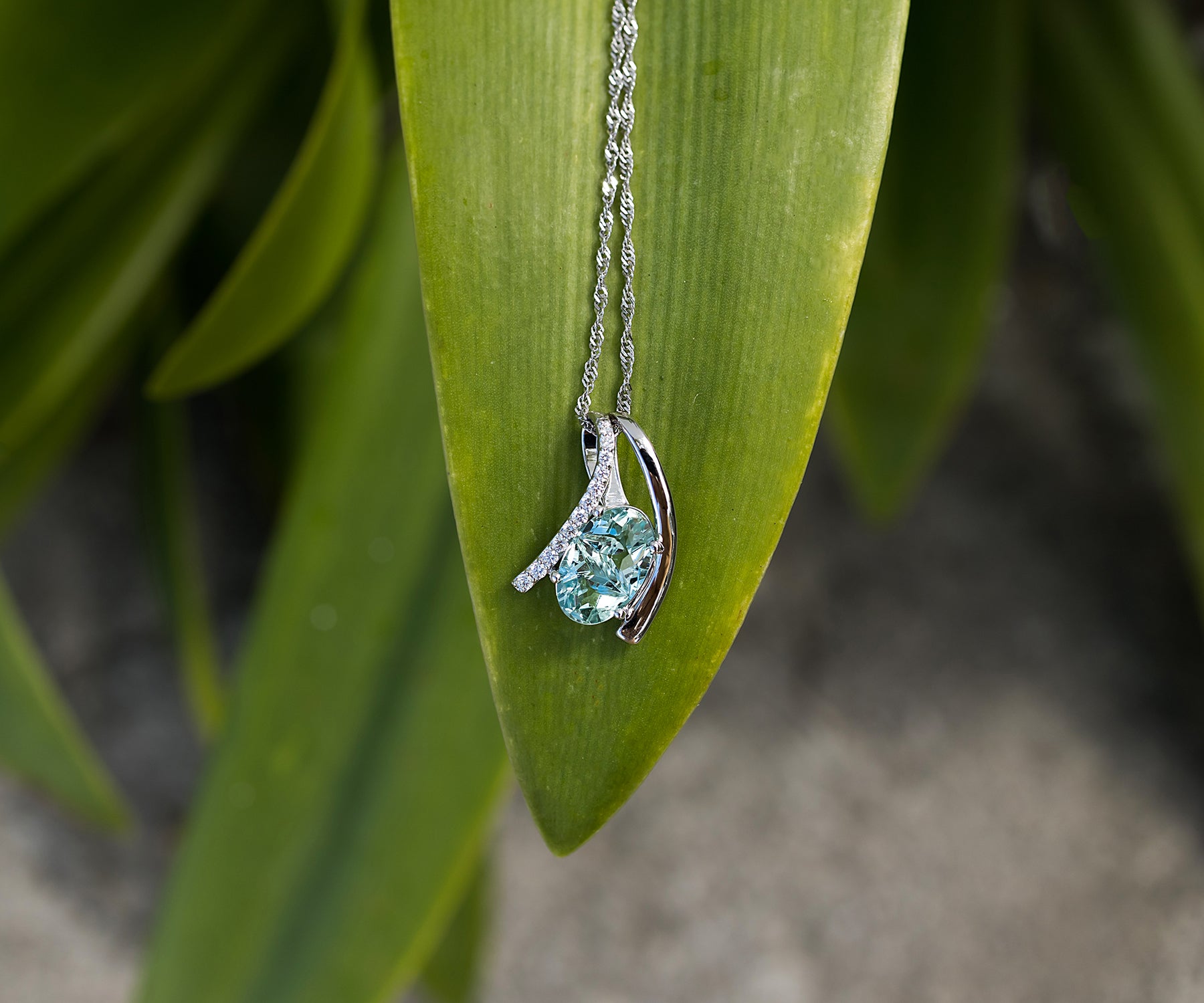 Freeform Green Aquamarine Diamond Necklace