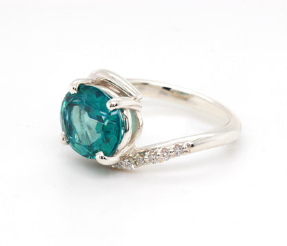 Anillo Art Déco dorado con halo de ágata musgosa y hexágono
