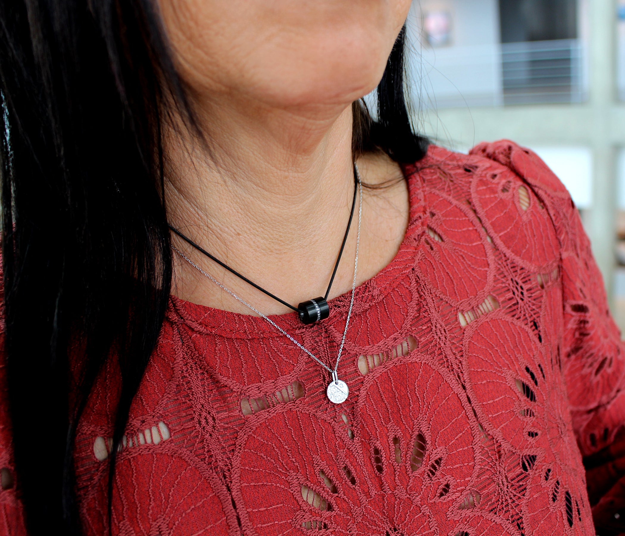 Sparkling Barrel Black Steel Necklace