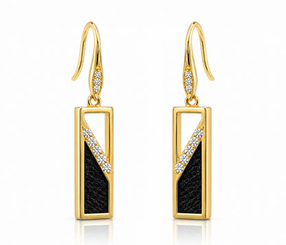 Pendientes dorados con incrustaciones de cuero rectangular