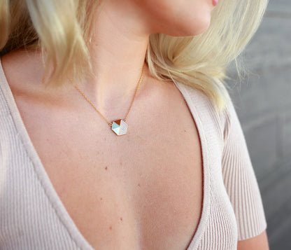 Collar de cristales pavé hexagonales