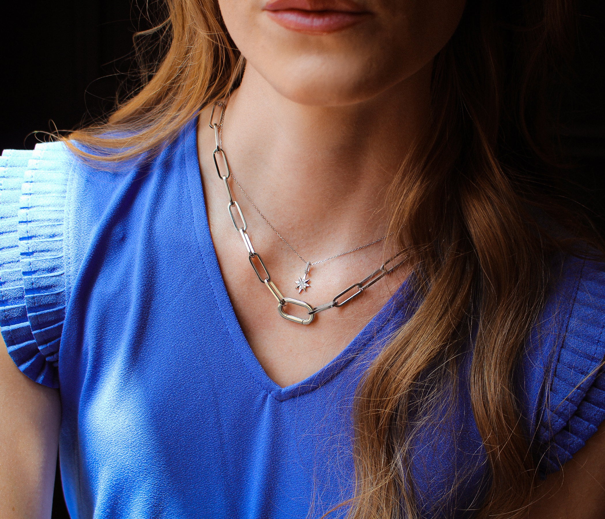 Collar dorado con pavé de cristales y miniestrellas