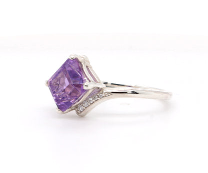 Anillo de trillón de amatista rosa tejido