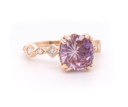 Anillo de oro rosa con diamantes y amatista rosa Starburst