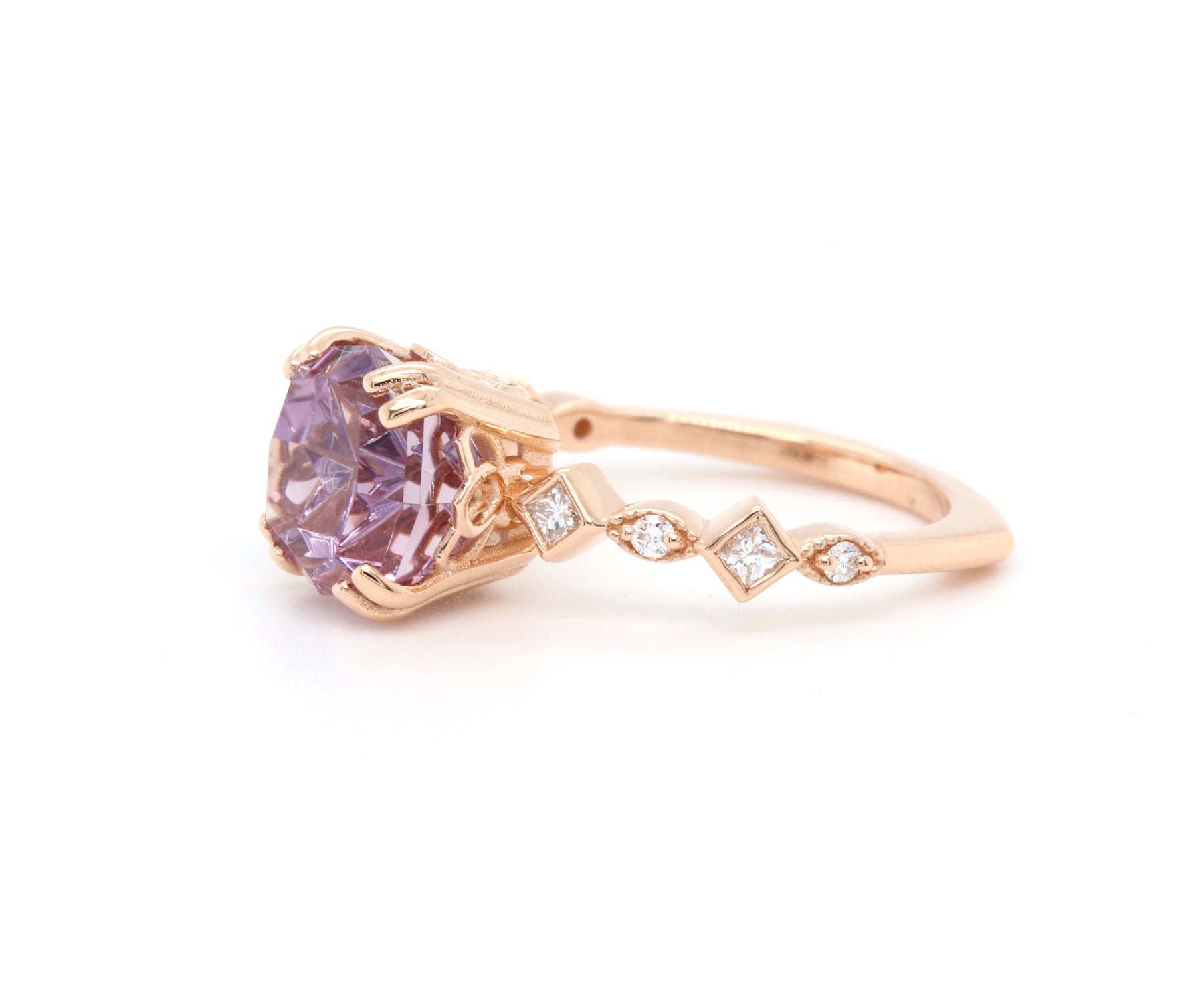 Anillo de oro rosa con diamantes y amatista rosa Starburst