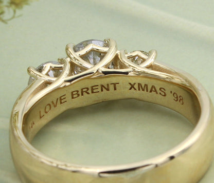 Anillo personalizado con mensaje grabado