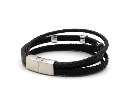 Pulsera de cuero con barra negra