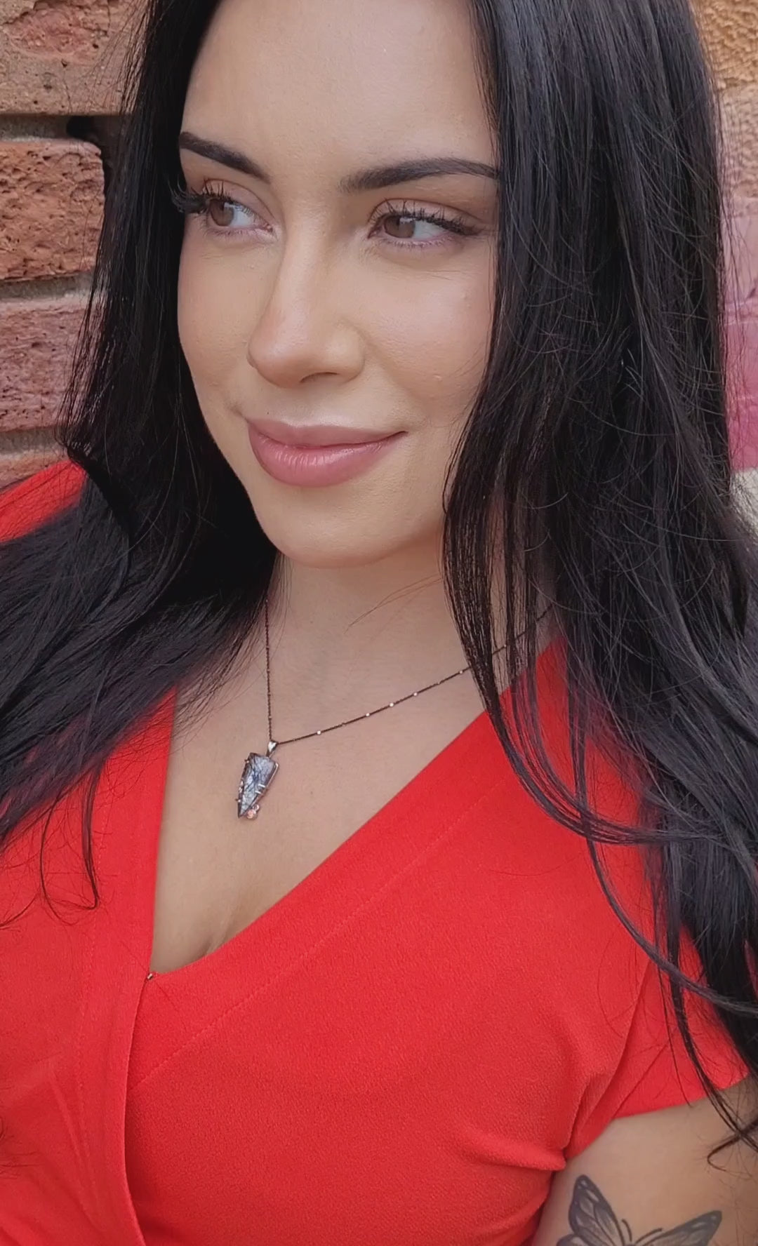 Collar de topacio con forma de daga y cuarzo rutilado