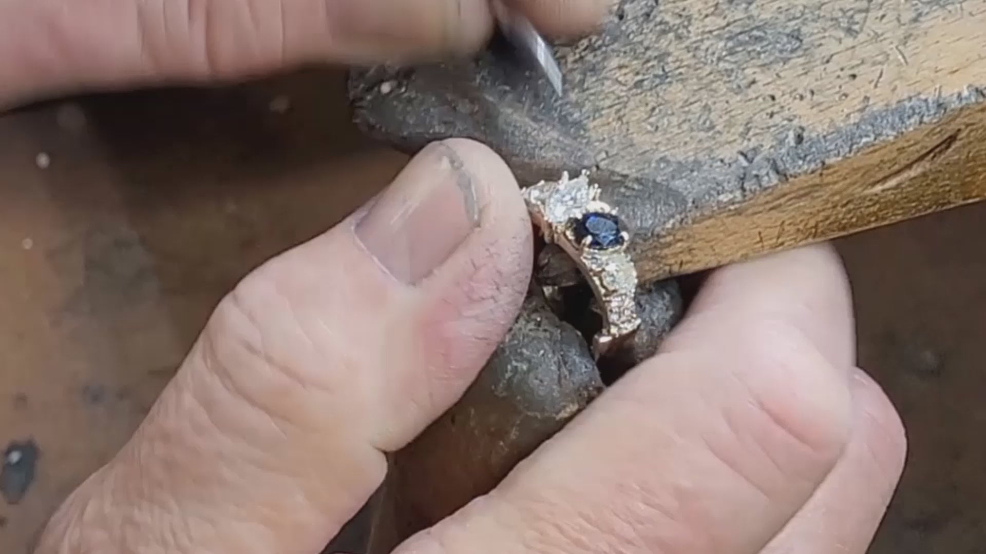 Cargar video: jewelry making benchwork