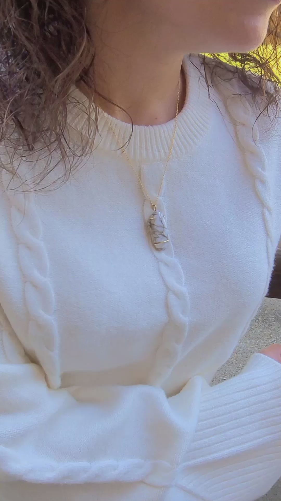 Oval Gold Inlay Quartz Diamond Gold Necklace